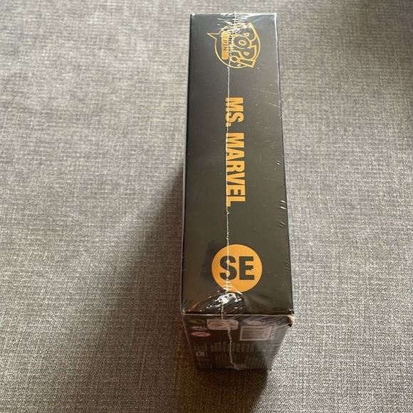 Funko Pop! Pin Marvel Studios - Ms. Marvel Large Enamel Pin Special Edition SE - Picture 4 of 4